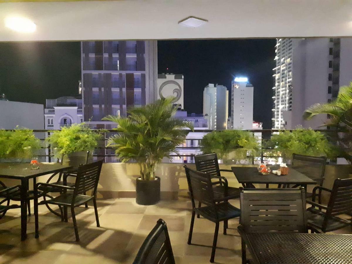 Maple Leaf Hotel & Apartment Nha Trang Esterno foto
