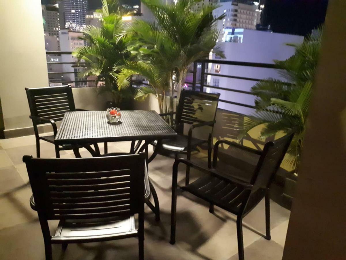 Maple Leaf Hotel & Apartment Nha Trang Esterno foto